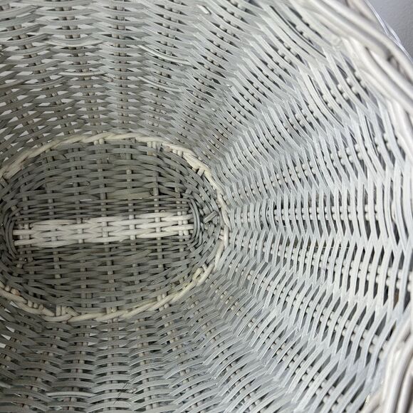 Pottery Barn Kids Handwoven Rattan Wicker Elephant Shaped Storage Basket Gray - Picture 15 of 16